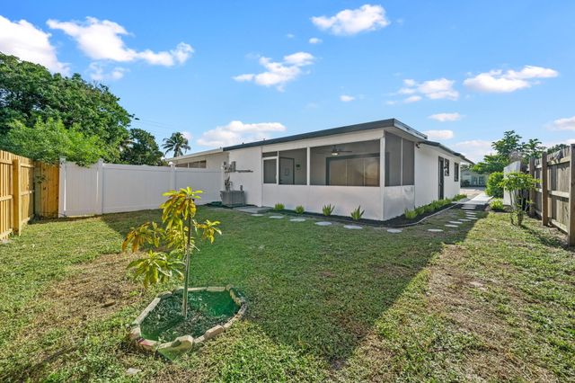 5937 CARIBBEAN Boulevard, West Palm Beach, FL 33407