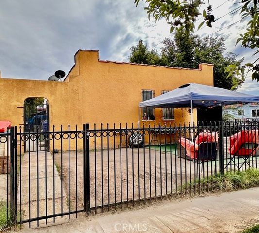 7700 Mckinley, Los Angeles, CA 90001