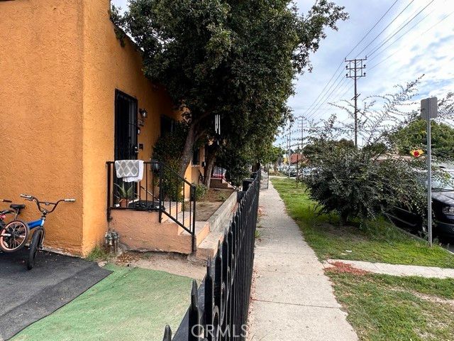 7700 Mckinley, Los Angeles, CA 90001