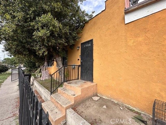 7700 Mckinley, Los Angeles, CA 90001