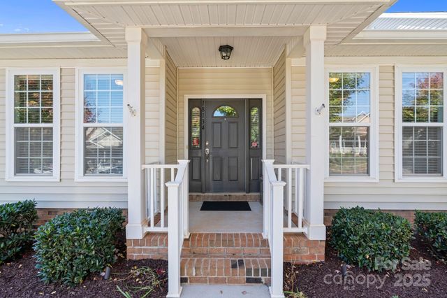 18134 Ebenezer Drive, Cornelius, NC 28031
