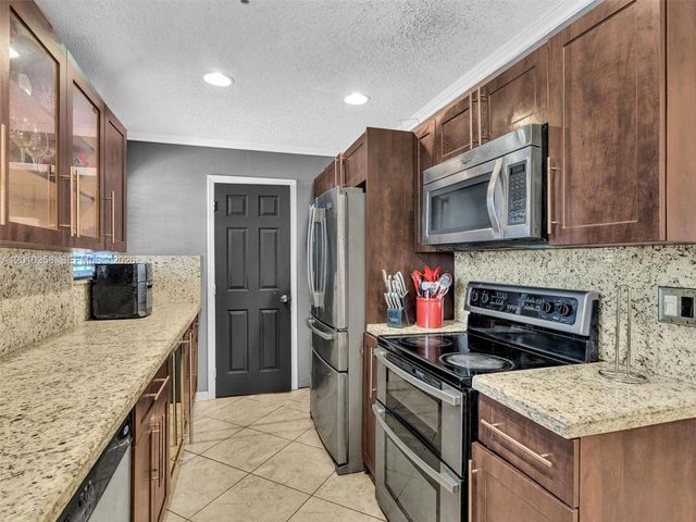 4301 NW 185th St, Miami Gardens, FL 33055