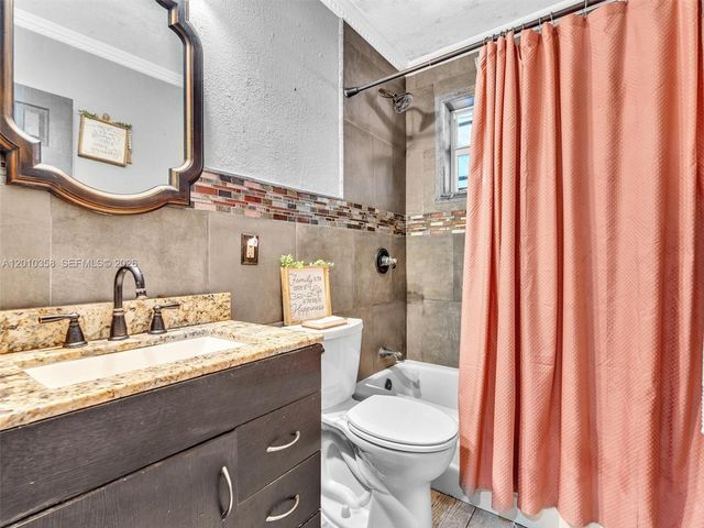 4301 NW 185th St, Miami Gardens, FL 33055