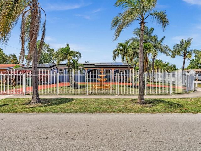 4301 NW 185th St, Miami Gardens, FL 33055