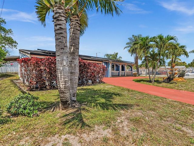 4301 NW 185th St, Miami Gardens, FL 33055