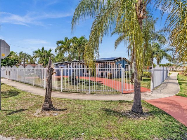 4301 NW 185th St, Miami Gardens, FL 33055