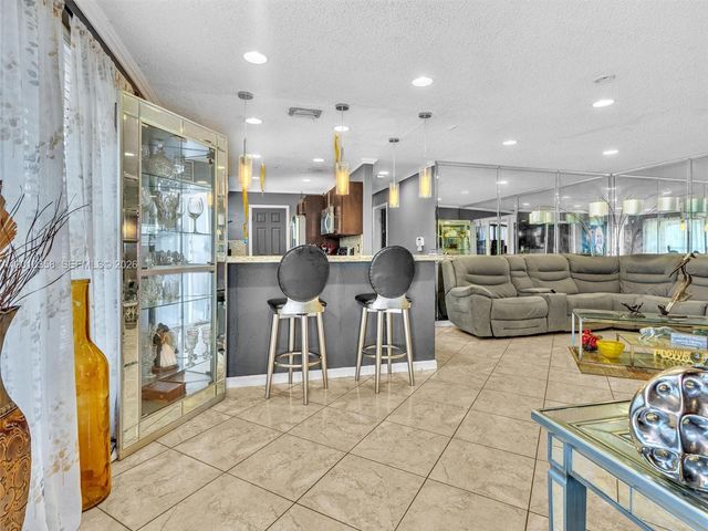 4301 NW 185th St, Miami Gardens, FL 33055