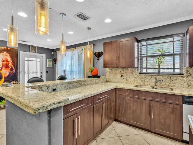 4301 NW 185th St, Miami Gardens, FL 33055