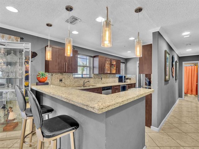 4301 NW 185th St, Miami Gardens, FL 33055