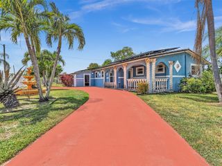 4301 NW 185th St, Miami Gardens, FL 33055