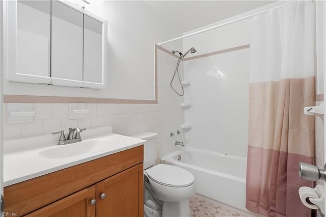 9554 Lakeside DR, Norfolk, VA 23503