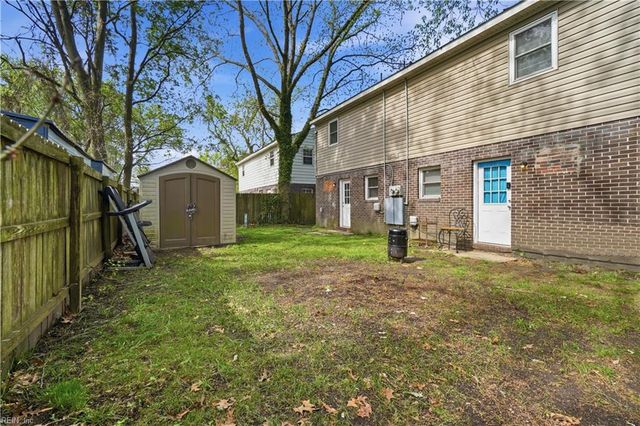 9554 Lakeside DR, Norfolk, VA 23503