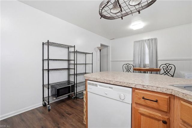 9554 Lakeside DR, Norfolk, VA 23503