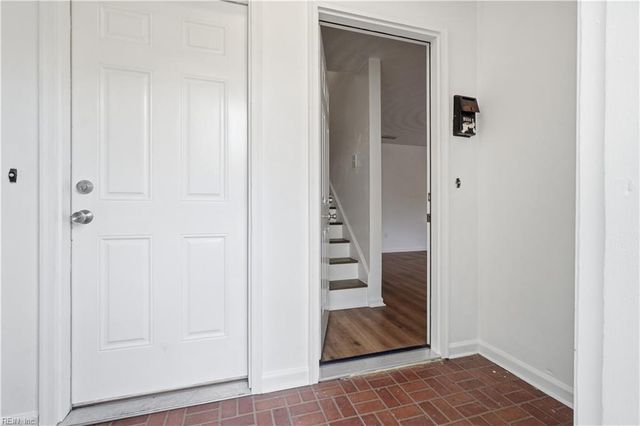 9554 Lakeside DR, Norfolk, VA 23503