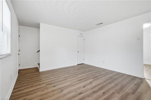 9554 Lakeside DR, Norfolk, VA 23503