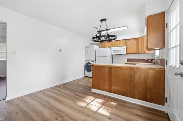 9554 Lakeside DR, Norfolk, VA 23503