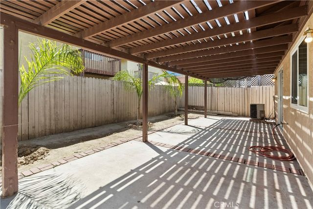 1529 Apple Creek, Perris, CA 92571