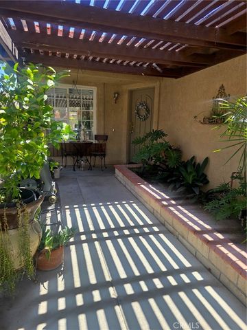 1529 Apple Creek, Perris, CA 92571