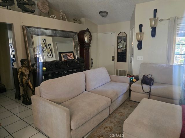 1529 Apple Creek, Perris, CA 92571