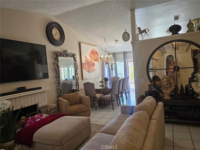 1529 Apple Creek, Perris, CA 92571