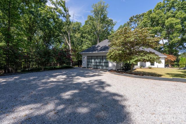 159 Silver Fox Lane, Tryon, NC 28782