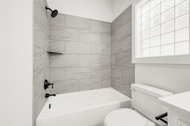 919 W 25th Street A, Houston, TX 77008