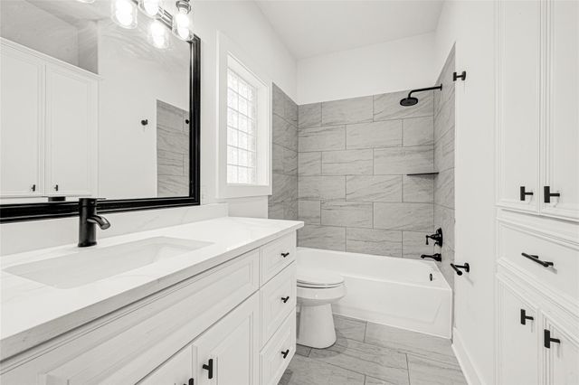 919 W 25th Street A, Houston, TX 77008