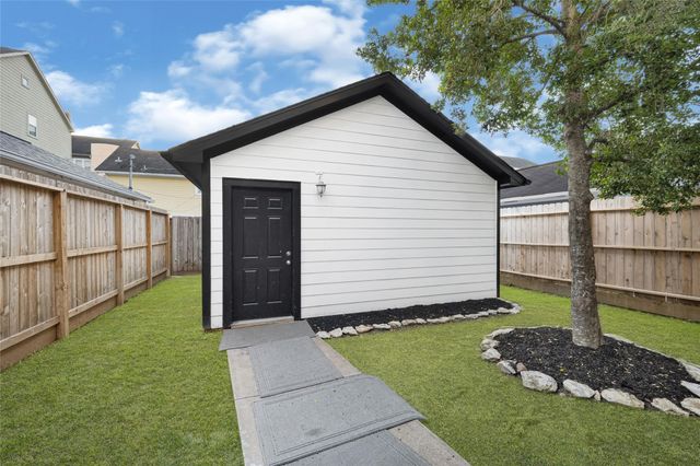 919 W 25th Street A, Houston, TX 77008