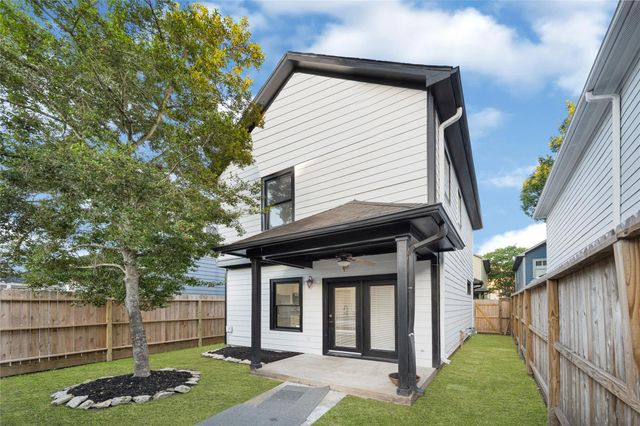919 W 25th Street A, Houston, TX 77008