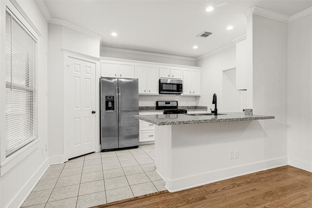 919 W 25th Street A, Houston, TX 77008