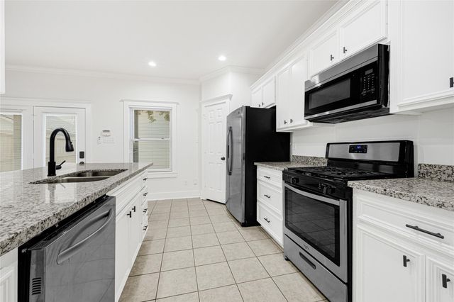 919 W 25th Street A, Houston, TX 77008