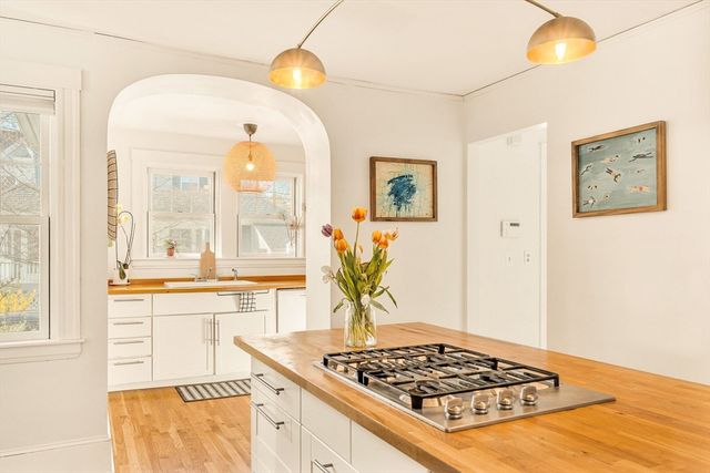 711 Webster Street, Needham, MA 02492