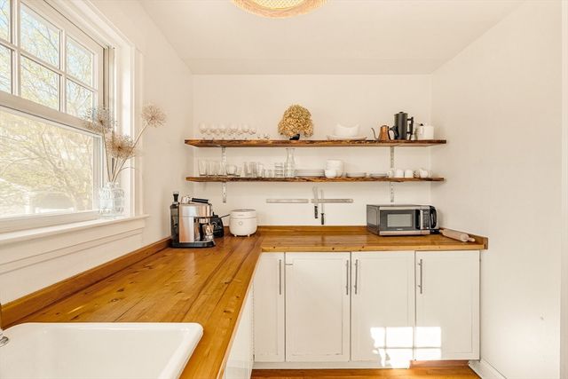 711 Webster Street, Needham, MA 02492