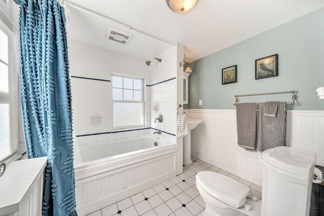 711 Webster Street, Needham, MA 02492