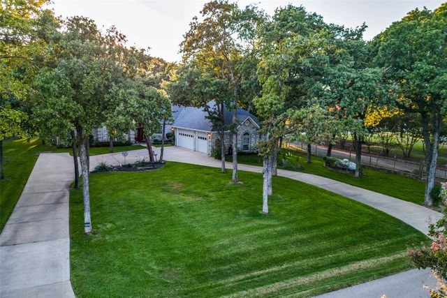 12215 Lake Forest Drive, Azle, TX 76020