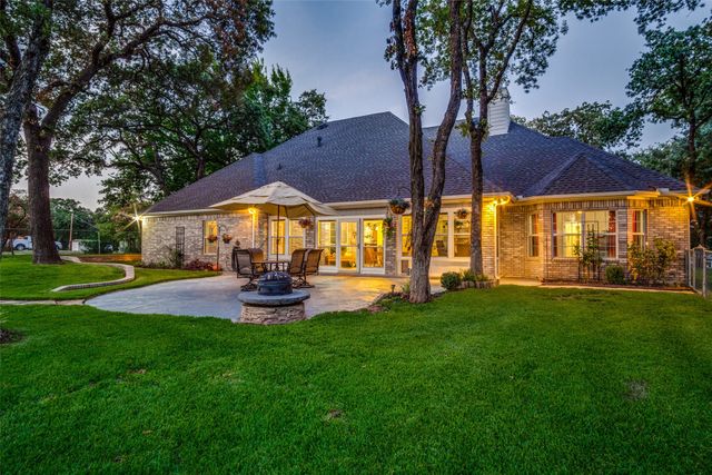 12215 Lake Forest Drive, Azle, TX 76020