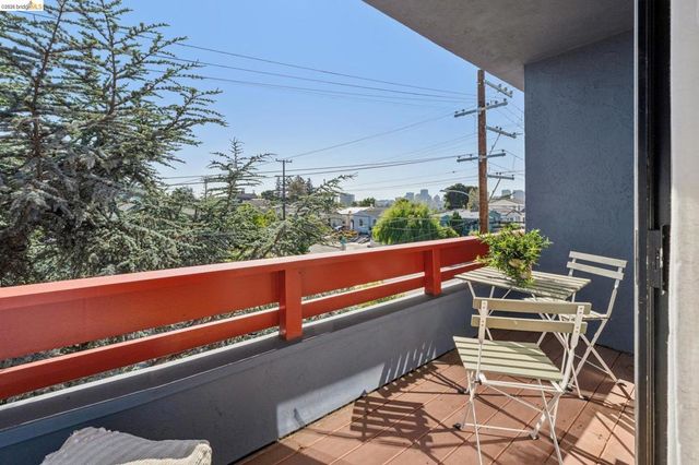 710 E 22nd St 303, Oakland, CA 94606