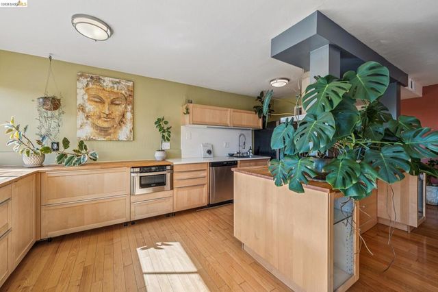 710 E 22nd St 303, Oakland, CA 94606