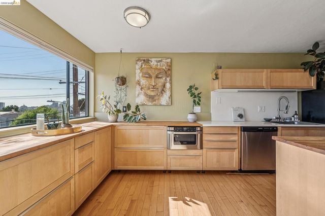 710 E 22nd St 303, Oakland, CA 94606