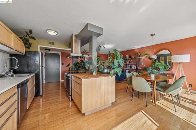 710 E 22nd St 303, Oakland, CA 94606