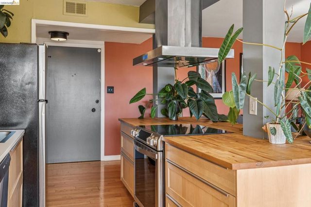 710 E 22nd St 303, Oakland, CA 94606