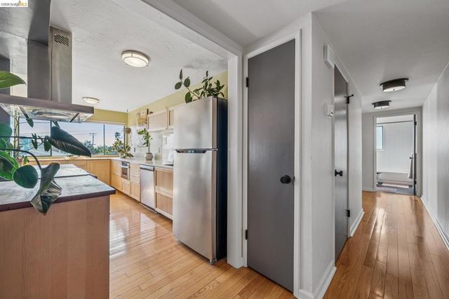 710 E 22nd St 303, Oakland, CA 94606