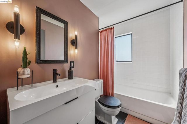 710 E 22nd St 303, Oakland, CA 94606