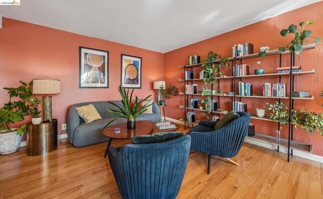710 E 22nd St 303, Oakland, CA 94606