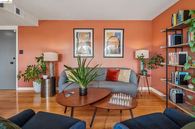 710 E 22nd St 303, Oakland, CA 94606