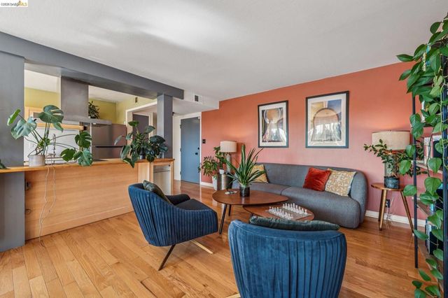 710 E 22nd St 303, Oakland, CA 94606