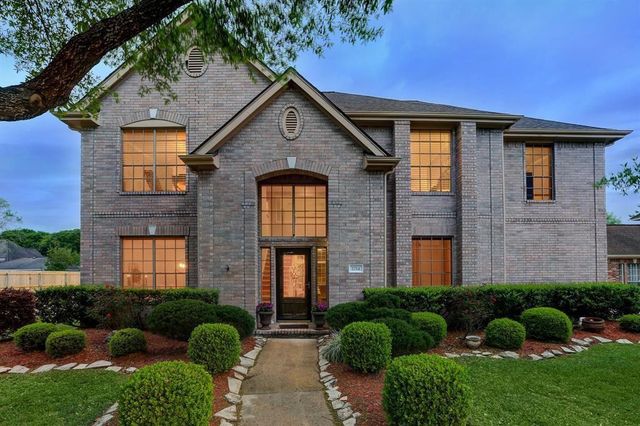 1214 Peregrine Drive, Friendswood, TX 77546