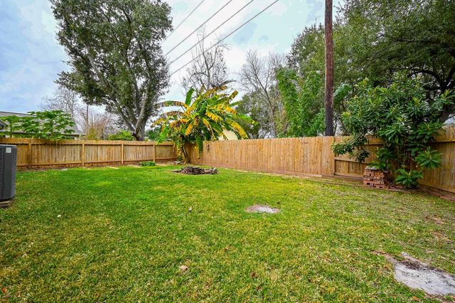 3551 Santa Rosa Lane, Sugar Land, TX 77478