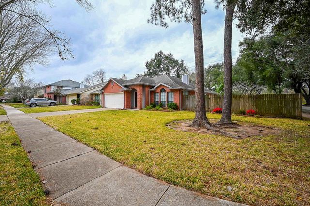 3551 Santa Rosa Lane, Sugar Land, TX 77478