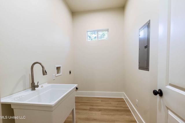 6 Valley View Drive, Carriere, MS 39426